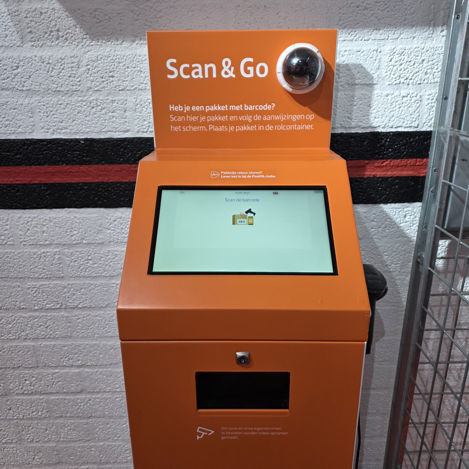 Scan and Go kiosk voor pakketten